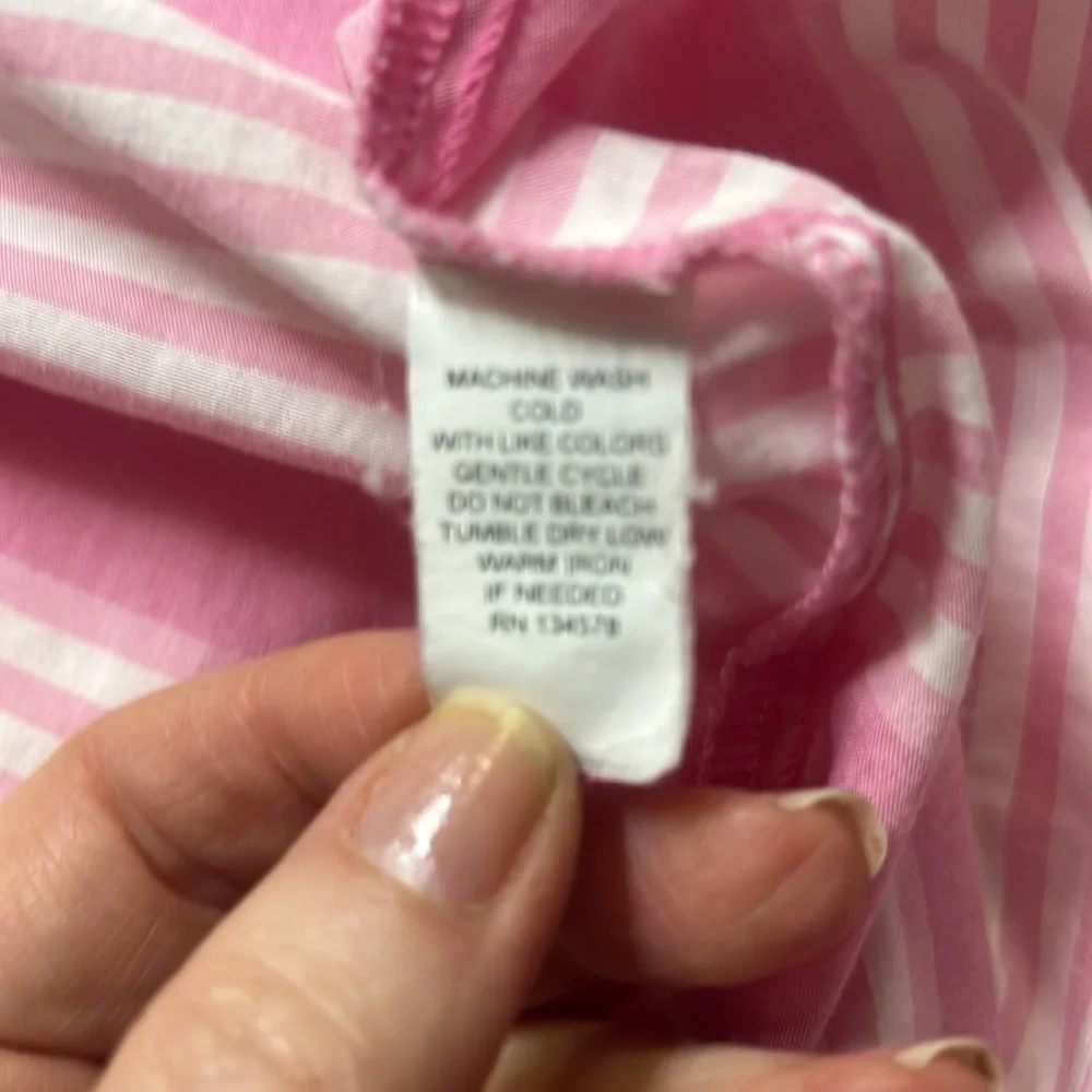Vineyard Vines “ Cove “ Striped Poplin Blouse